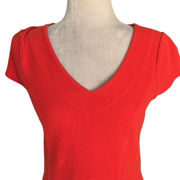 Anthropologie Postmark Astor Red Orange Stretchy Textured V-Neck Top - M - Picture 3 of 14